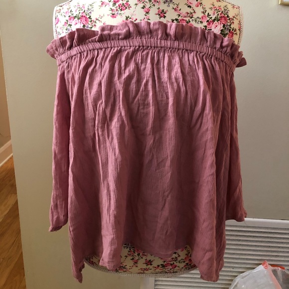 Boutique Off-The-Shoulder Top - Picture 1 of 5